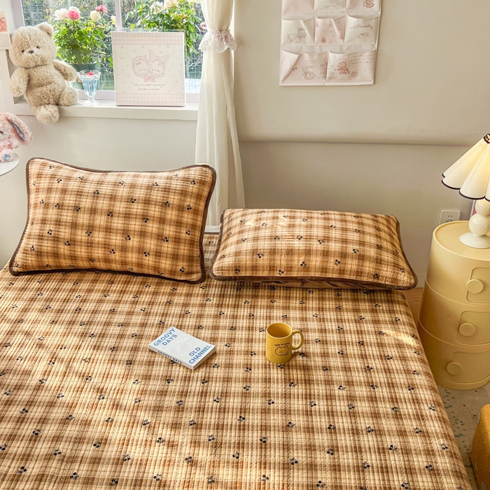 91家纺网 家纺一手货源 找家纺 欣宜家纺 2026新款全棉纱布加宝宝绒填充棉花床盖三件套 格格巫