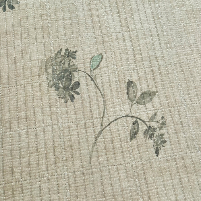 91家纺网 家纺一手货源 找家纺 欣宜家纺 2026新款全棉纱布加宝宝绒填充棉花床盖三件套 木槿