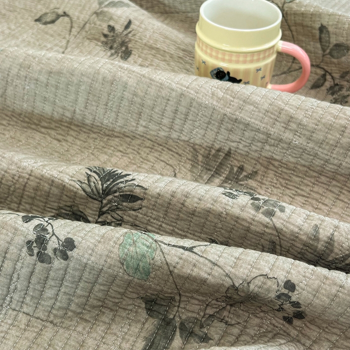 91家纺网 家纺一手货源 找家纺 欣宜家纺 2026新款全棉纱布加宝宝绒填充棉花床盖三件套 木槿