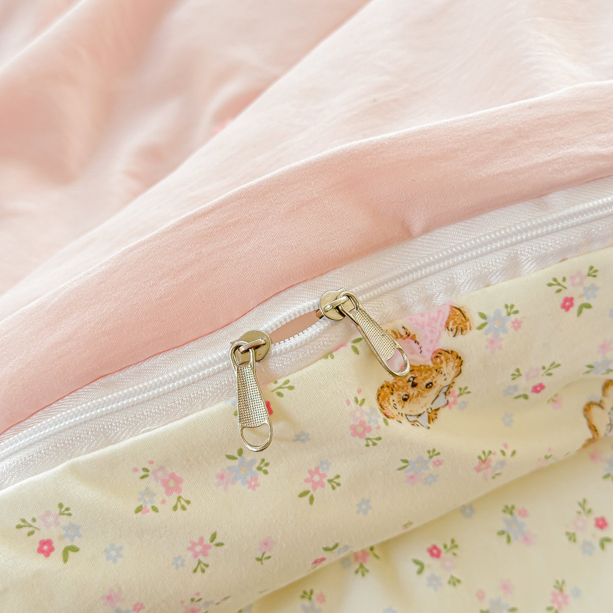 91家纺网 家纺一手货源 找家纺 （总）佳鸿家纺 2026新款彷棉云朵棉毛巾绣四件套学生宿舍三件套萌宠系列（提供买家秀）