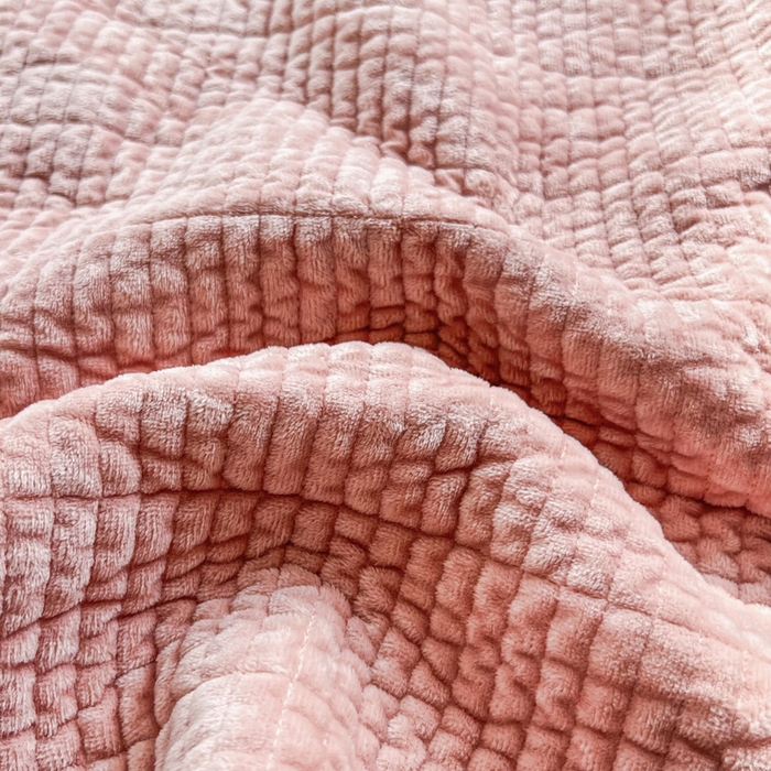 91家纺网 家纺一手货源 找家纺 欣宜家纺 2026新款全棉纱布加宝宝绒填充棉花床盖三件套 浅夏-米