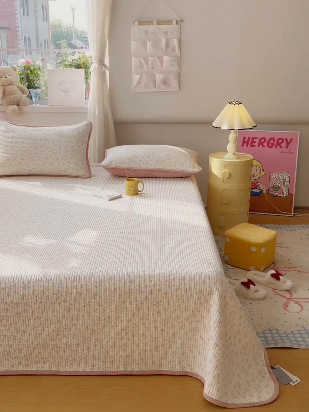 91家纺网 家纺一手货源 找家纺 欣宜家纺 2026新款全棉纱布加宝宝绒填充棉花床盖三件套 浅夏-米