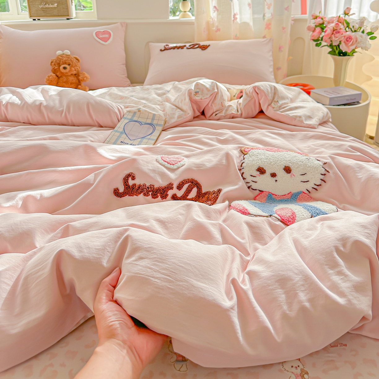 91家纺网 家纺一手货源 找家纺 佳鸿家纺 2026新款彷棉云朵棉毛巾绣四件套学生宿舍三件套萌宠系列（提供买家秀） 甜心猫