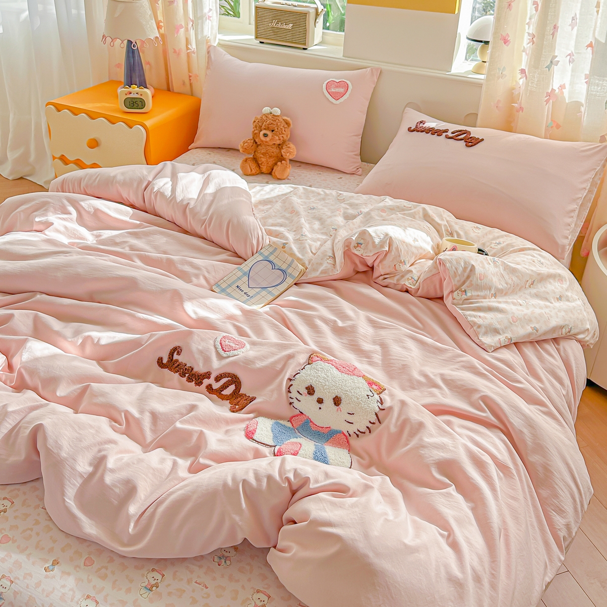 91家纺网 家纺一手货源 找家纺 佳鸿家纺 2026新款彷棉云朵棉毛巾绣四件套学生宿舍三件套萌宠系列（提供买家秀） 甜心猫