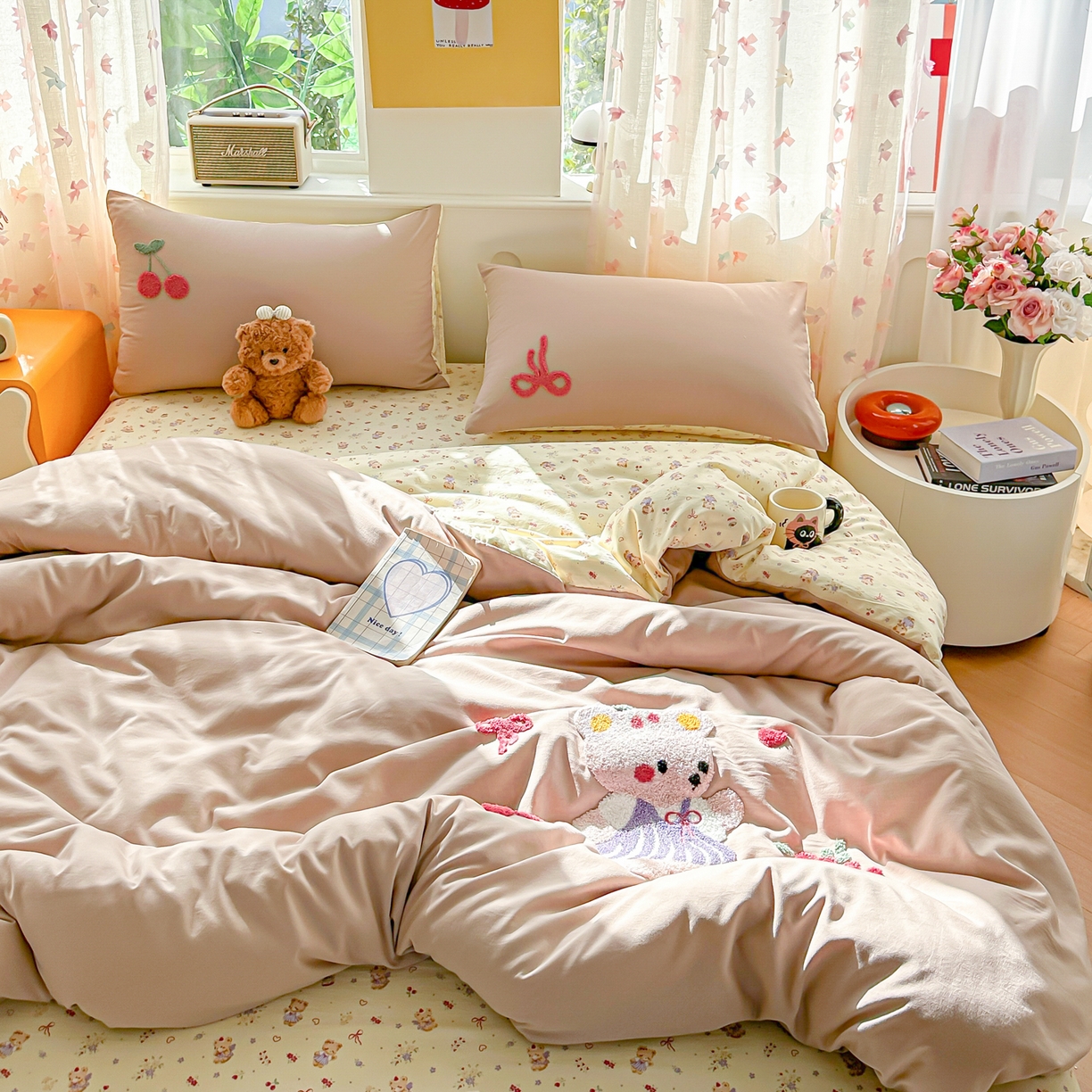 91家纺网 家纺一手货源 找家纺 佳鸿家纺 2026新款彷棉云朵棉毛巾绣四件套学生宿舍三件套萌宠系列（提供买家秀） 小熊公主