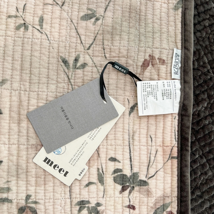 91家纺网 家纺一手货源 找家纺 欣宜家纺 2026新款全棉纱布加宝宝绒填充棉花床盖三件套 青时-粉