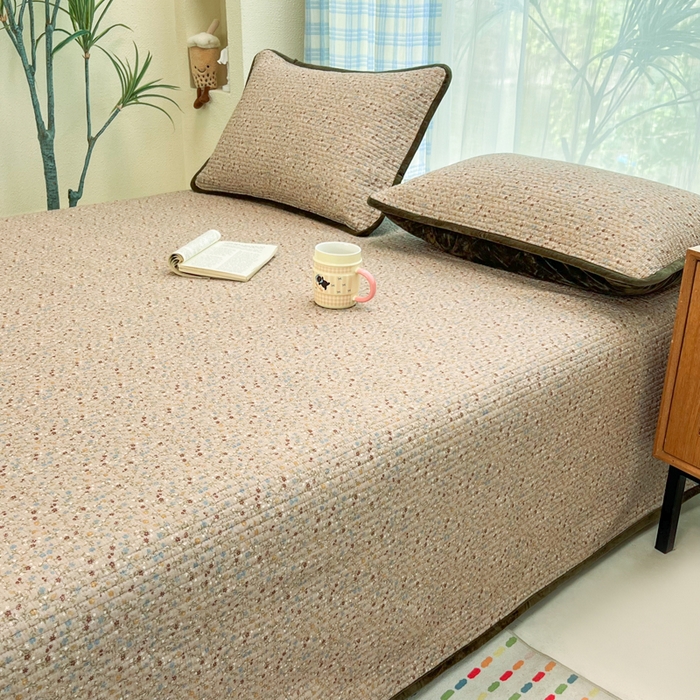 91家纺网 家纺一手货源 找家纺 欣宜家纺 2026新款全棉纱布加宝宝绒填充棉花床盖三件套 柔乡-绿