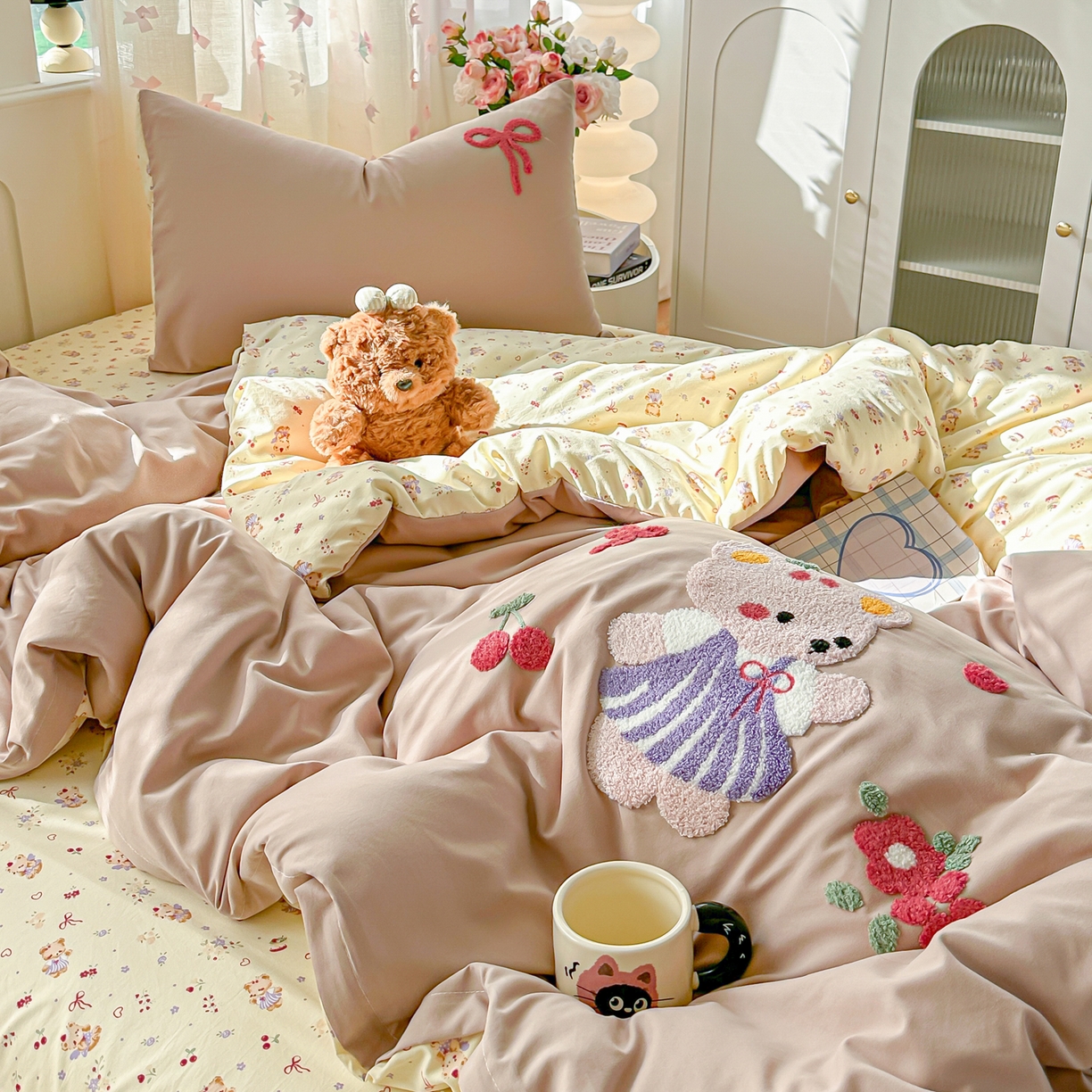 91家纺网 家纺一手货源 找家纺 佳鸿家纺 2026新款彷棉云朵棉毛巾绣四件套学生宿舍三件套萌宠系列（提供买家秀） 小熊公主