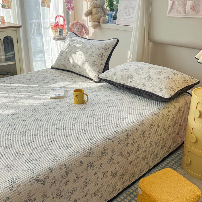 91家纺网 家纺一手货源 找家纺 欣宜家纺 2026新款全棉纱布加宝宝绒填充棉花床盖三件套 素颜-米