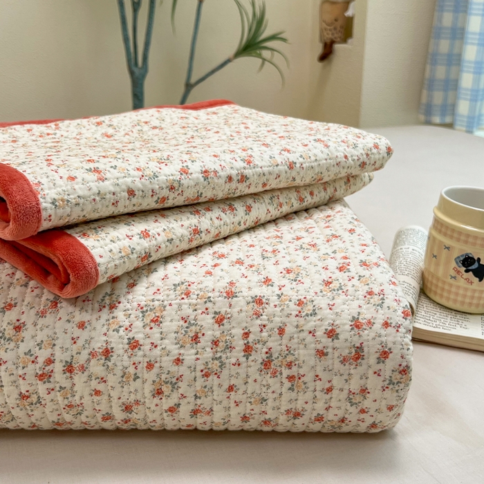 91家纺网 家纺一手货源 找家纺 欣宜家纺 2026新款全棉纱布加宝宝绒填充棉花床盖三件套 晚舟小版-黄