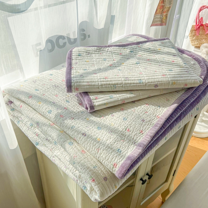 欣宜家纺 2026新款全棉纱布加宝宝绒填充棉花床盖三件套 小苍兰