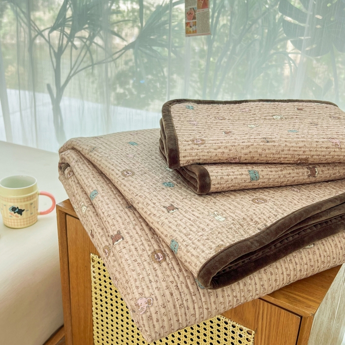 欣宜家纺 2026新款全棉纱布加宝宝绒填充棉花床盖三件套 星月童话-棕