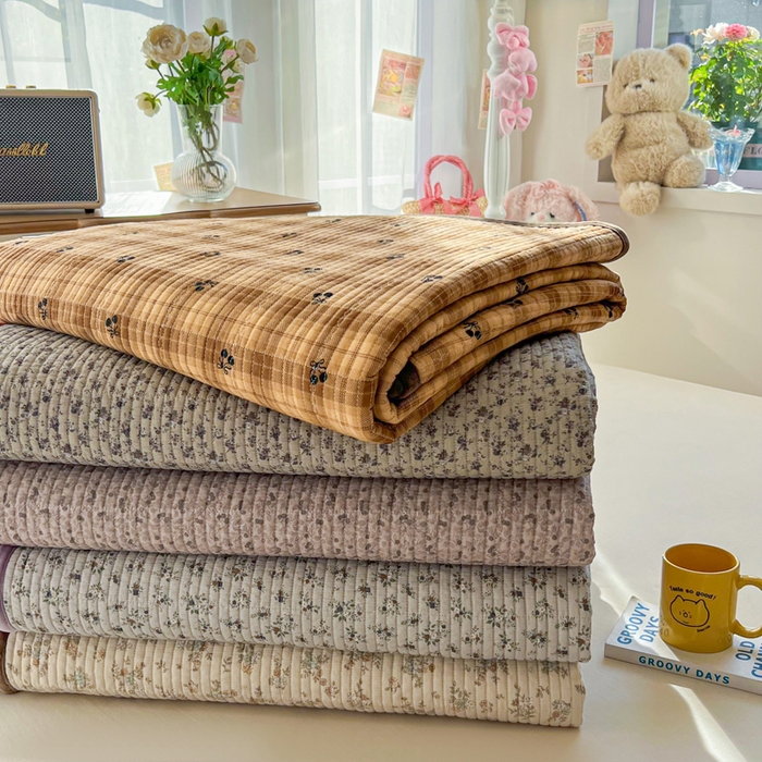 91家纺网 家纺一手货源 找家纺 欣宜家纺 2026新款全棉纱布加宝宝绒填充棉花床盖三件套 组合