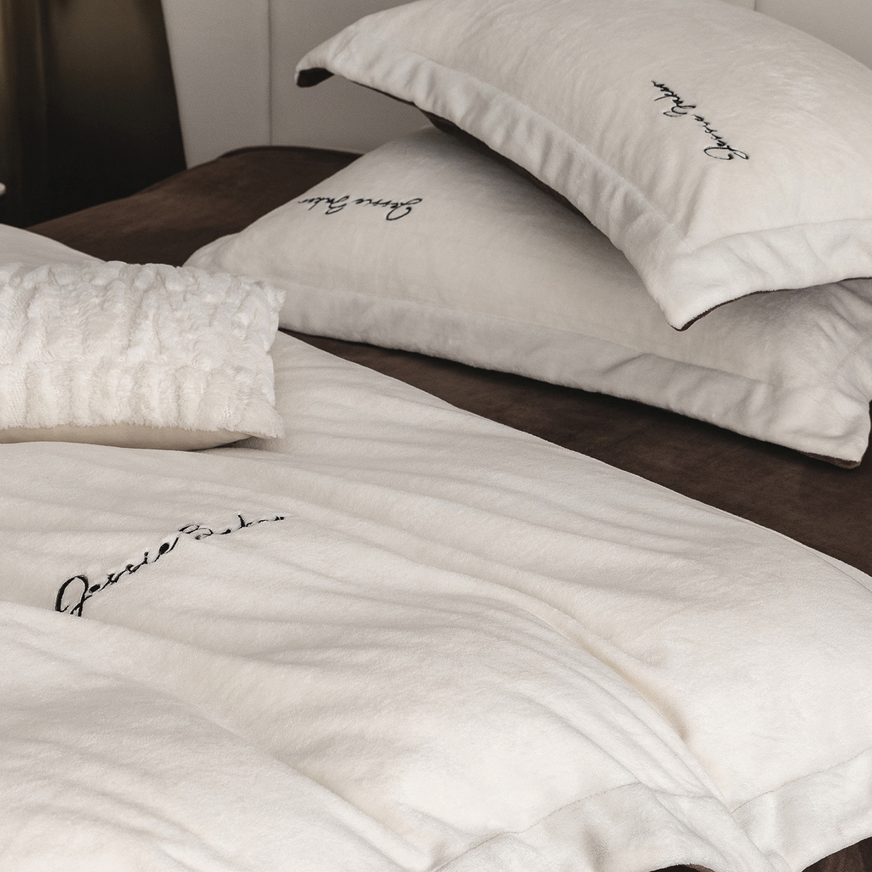 91家纺网 家纺一手货源 找家纺 （总）时亿家居 2026新款恒温奶芙绒系列四件套-帛瑞