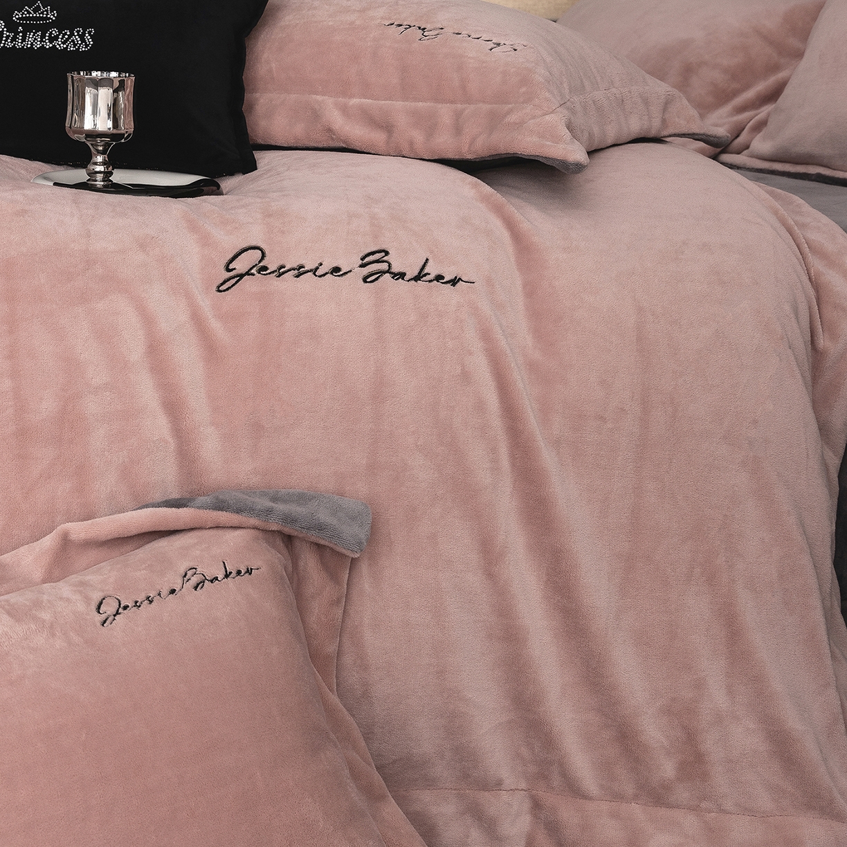 91家纺网 家纺一手货源 找家纺 时亿家居 2026新款恒温奶芙绒系列四件套-帛瑞 帛瑞-粉