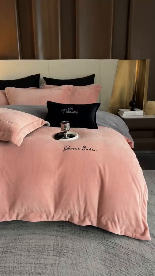 91家纺网 家纺一手货源 找家纺 时亿家居 2026新款恒温奶芙绒系列四件套-帛瑞 帛瑞-粉