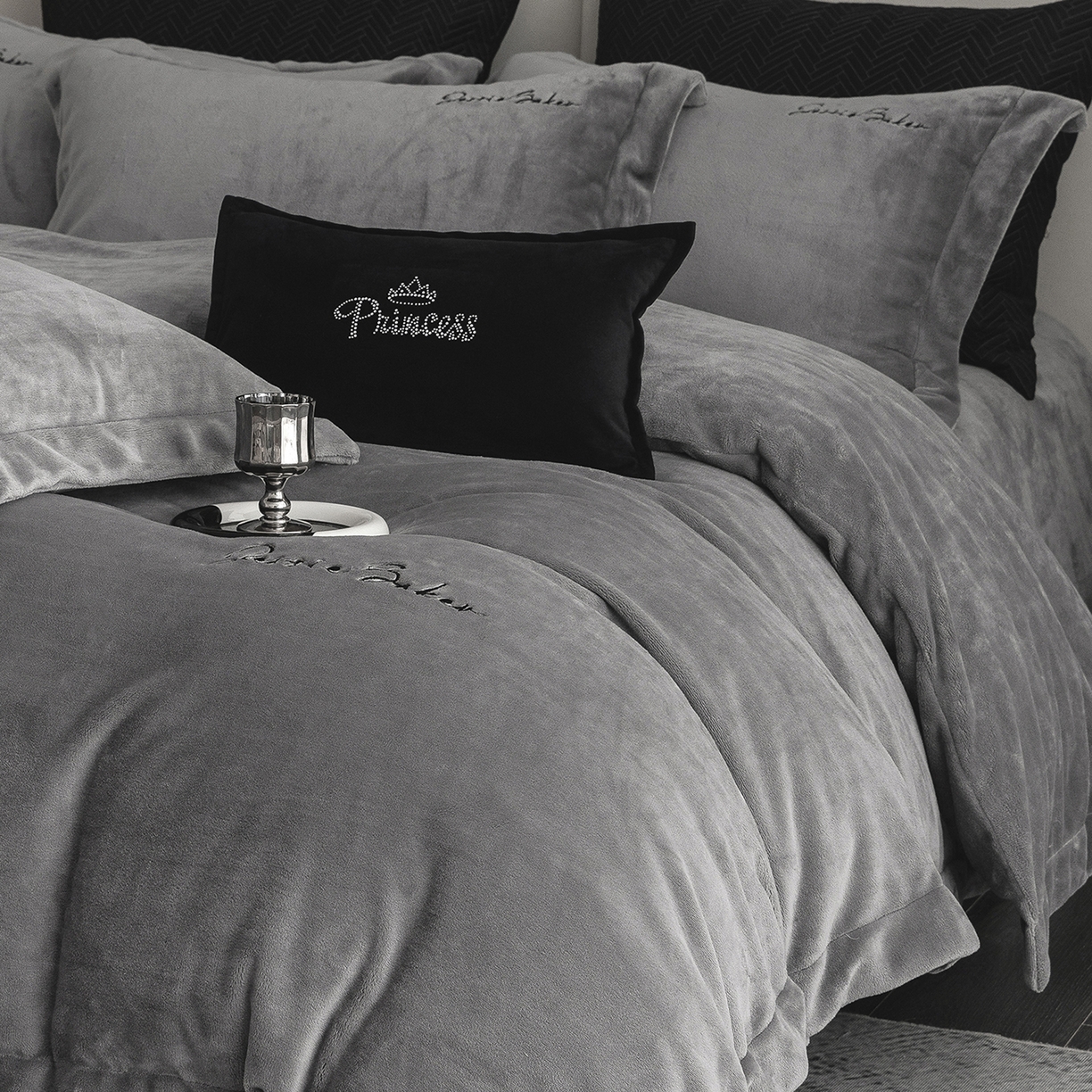 91家纺网 家纺一手货源 找家纺 时亿家居 2026新款恒温奶芙绒系列四件套-帛瑞 帛瑞-灰