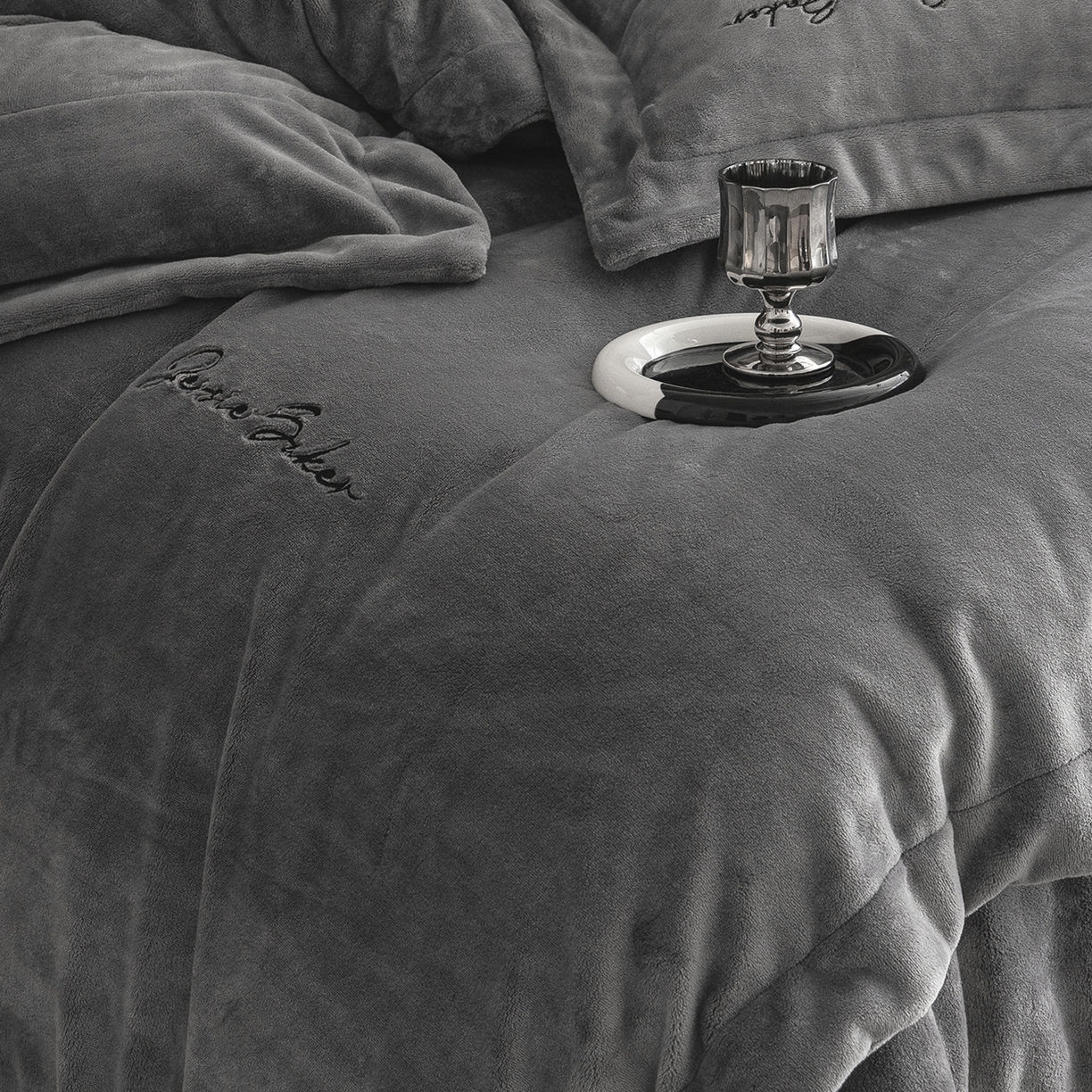 91家纺网 家纺一手货源 找家纺 时亿家居 2026新款恒温奶芙绒系列四件套-帛瑞 帛瑞-灰