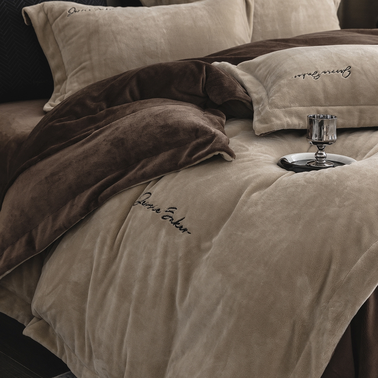 91家纺网 家纺一手货源 找家纺 时亿家居 2026新款恒温奶芙绒系列四件套-帛瑞 帛瑞-卡其