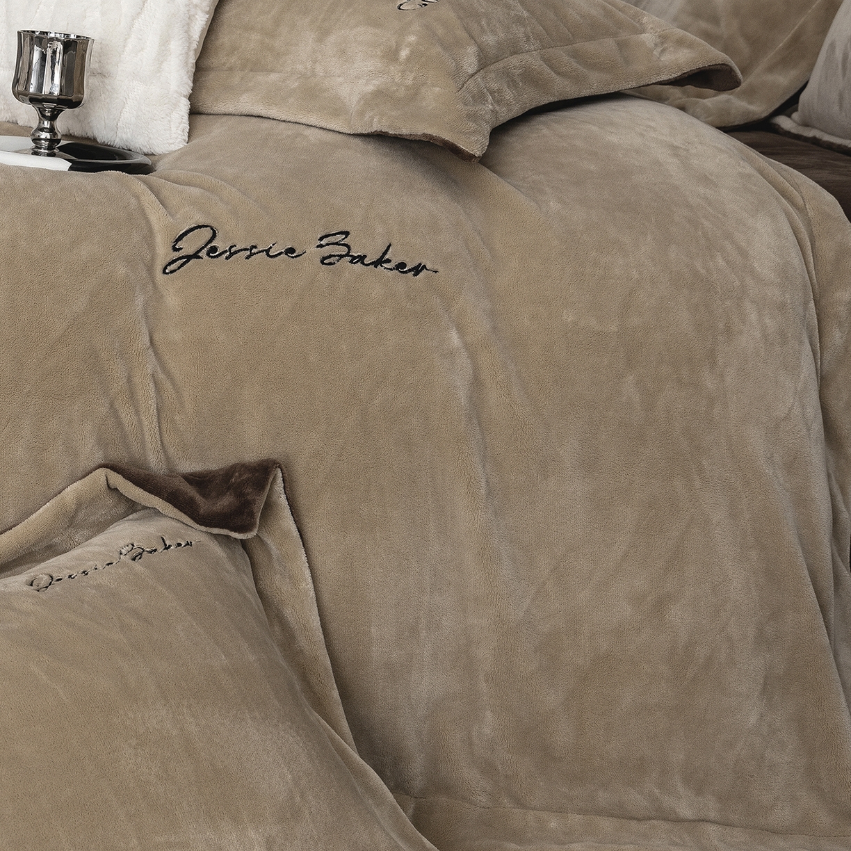 91家纺网 家纺一手货源 找家纺 时亿家居 2026新款恒温奶芙绒系列四件套-帛瑞 帛瑞-卡其