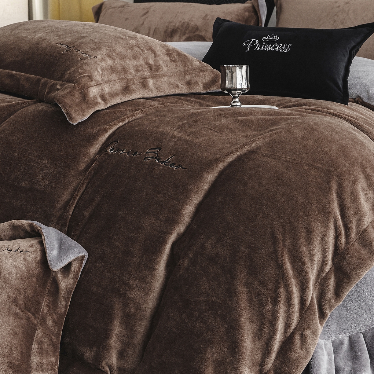 91家纺网 家纺一手货源 找家纺 时亿家居 2026新款恒温奶芙绒系列四件套-帛瑞 帛瑞-棕