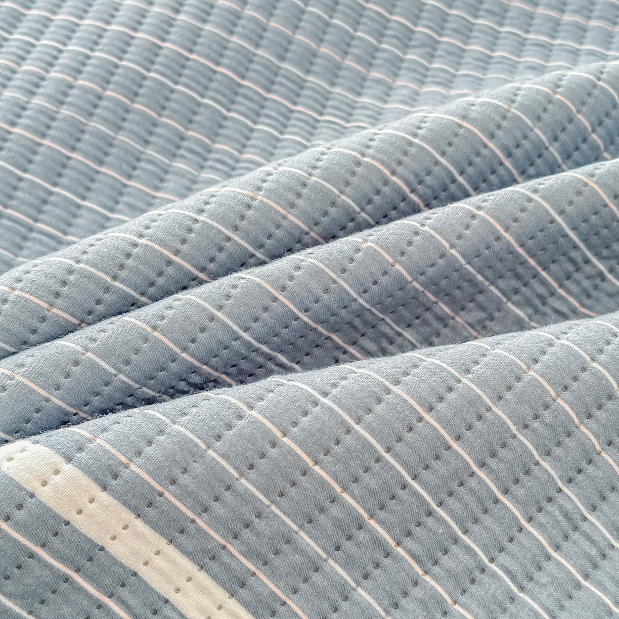 91家纺网 家纺一手货源 找家纺 （总）手艺人家纺 2026新款水洗棉夹棉榻榻米炕盖防滑炕垫，床盖，东北大炕火炕，四季可用