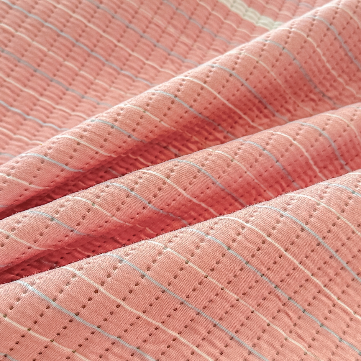 91家纺网 家纺一手货源 找家纺 手艺人家纺 2026新款水洗棉夹棉榻榻米炕盖防滑炕垫，床盖，东北大炕火炕，四季可用 KH101