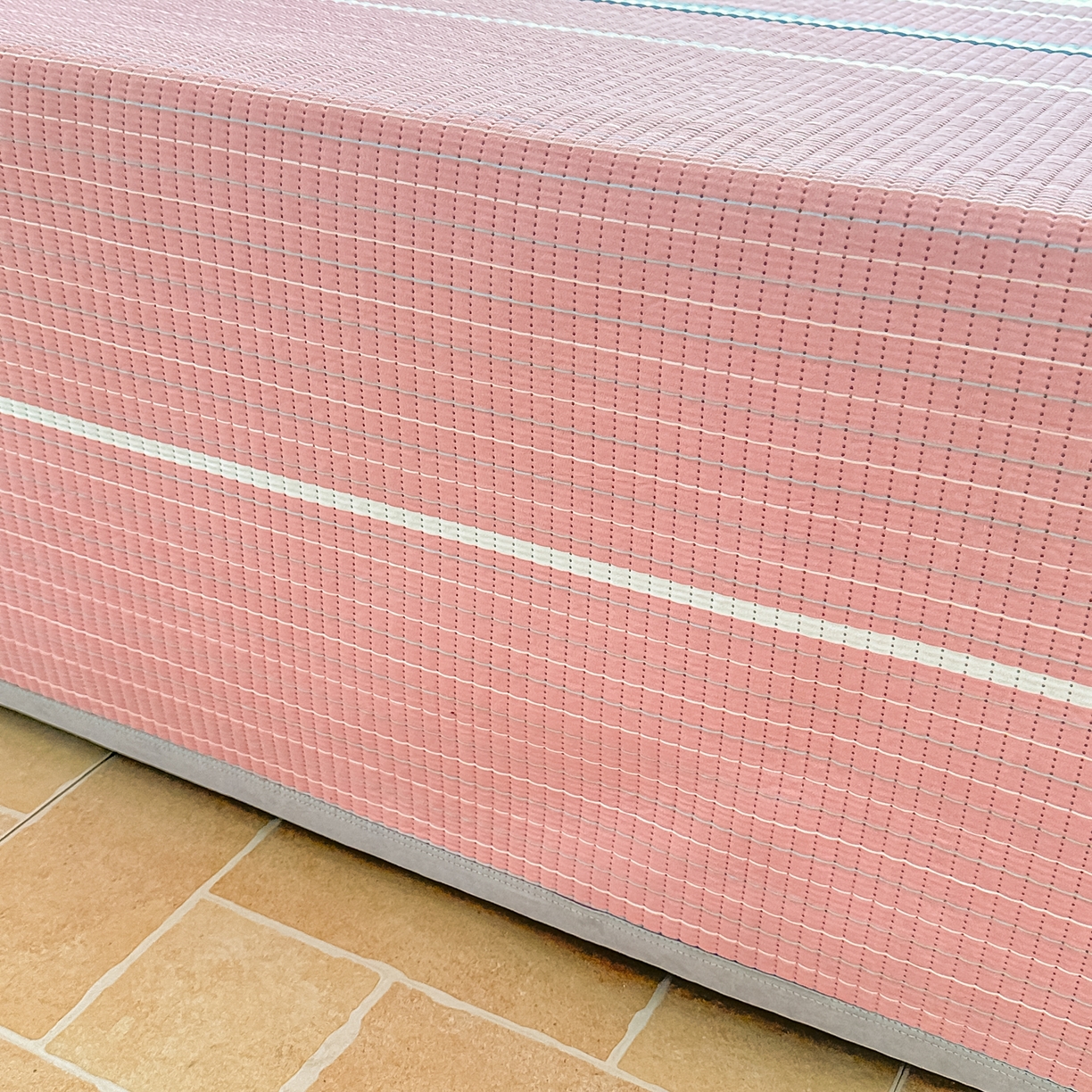 91家纺网 家纺一手货源 找家纺 手艺人家纺 2026新款水洗棉夹棉榻榻米炕盖防滑炕垫，床盖，东北大炕火炕，四季可用 KH101