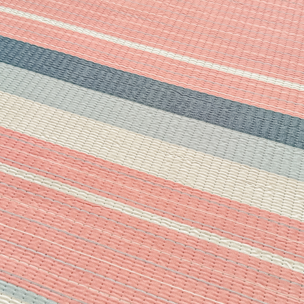 91家纺网 家纺一手货源 找家纺 手艺人家纺 2026新款水洗棉夹棉榻榻米炕盖防滑炕垫，床盖，东北大炕火炕，四季可用 KH101