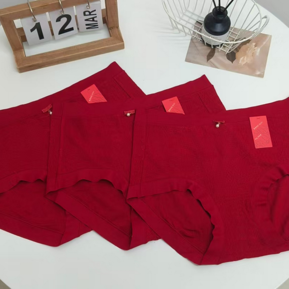 91家纺网 家纺一手货源 找家纺 （总）妍景家居生活馆 2026新款6248女士红色内裤