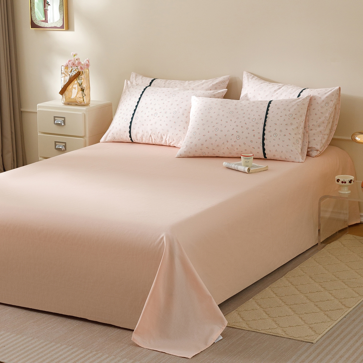 91家纺网 家纺一手货源 找家纺 简宜家居（朝初家纺） 2026新款13070全棉纯棉40支斜纹蕾丝四件套 粉桃小花