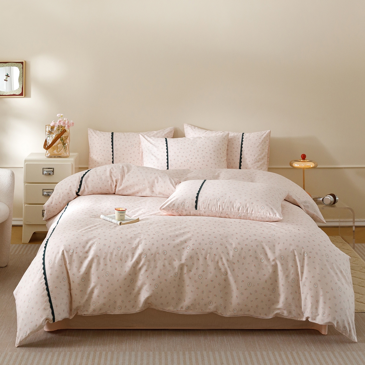 91家纺网 家纺一手货源 找家纺 简宜家居（朝初家纺） 2026新款13070全棉纯棉40支斜纹蕾丝四件套 粉桃小花