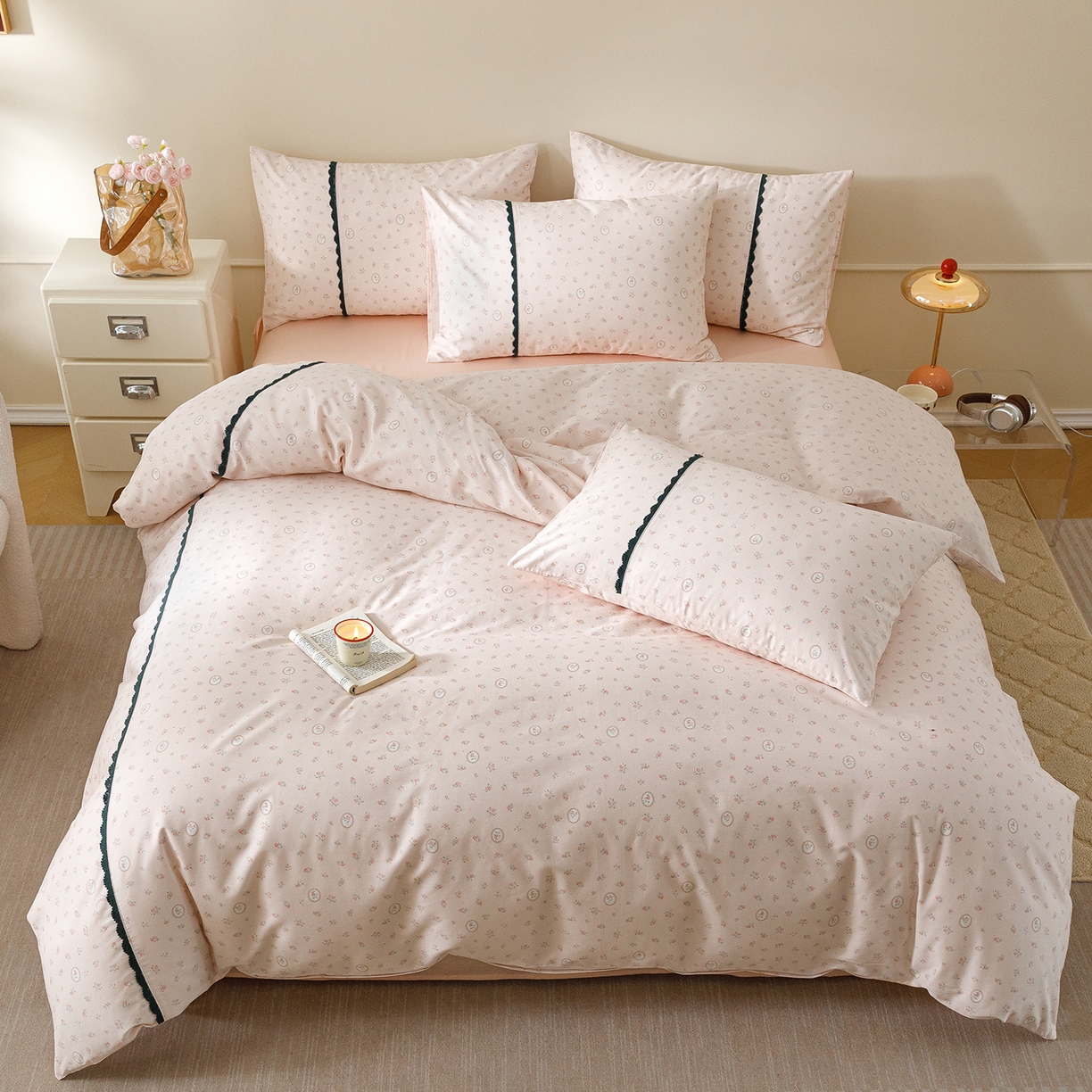 91家纺网 家纺一手货源 找家纺 简宜家居（朝初家纺） 2026新款13070全棉纯棉40支斜纹蕾丝四件套 粉桃小花