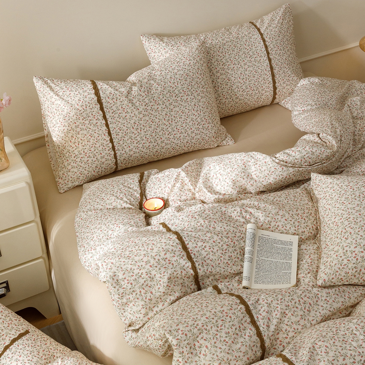 91家纺网 家纺一手货源 找家纺 简宜家居（朝初家纺） 2026新款13070全棉纯棉40支斜纹蕾丝四件套 含苞蔷薇