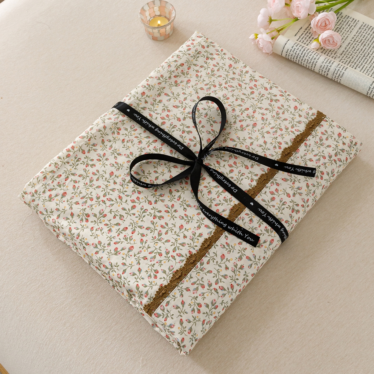 91家纺网 家纺一手货源 找家纺 简宜家居（朝初家纺） 2026新款13070全棉纯棉40支斜纹蕾丝四件套 含苞蔷薇