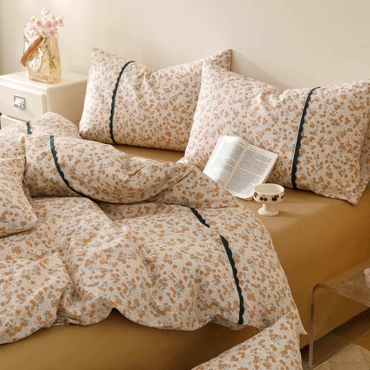 91家纺网 家纺一手货源 找家纺 简宜家居（朝初家纺） 2026新款13070全棉纯棉40支斜纹蕾丝四件套 橘果团子