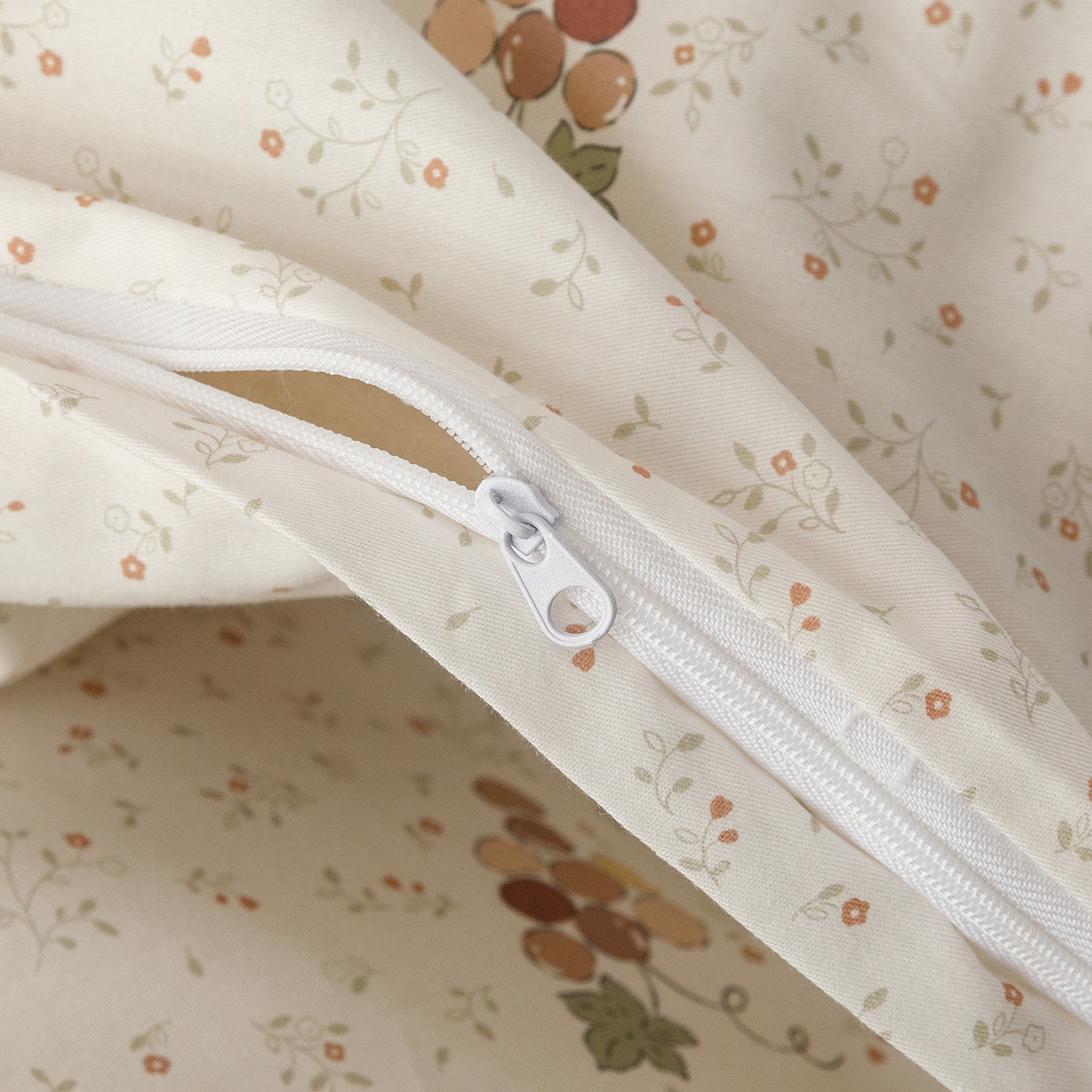 91家纺网 家纺一手货源 找家纺 简宜家居（朝初家纺） 2026新款13070全棉纯棉40支斜纹蕾丝四件套 奶白萄笺