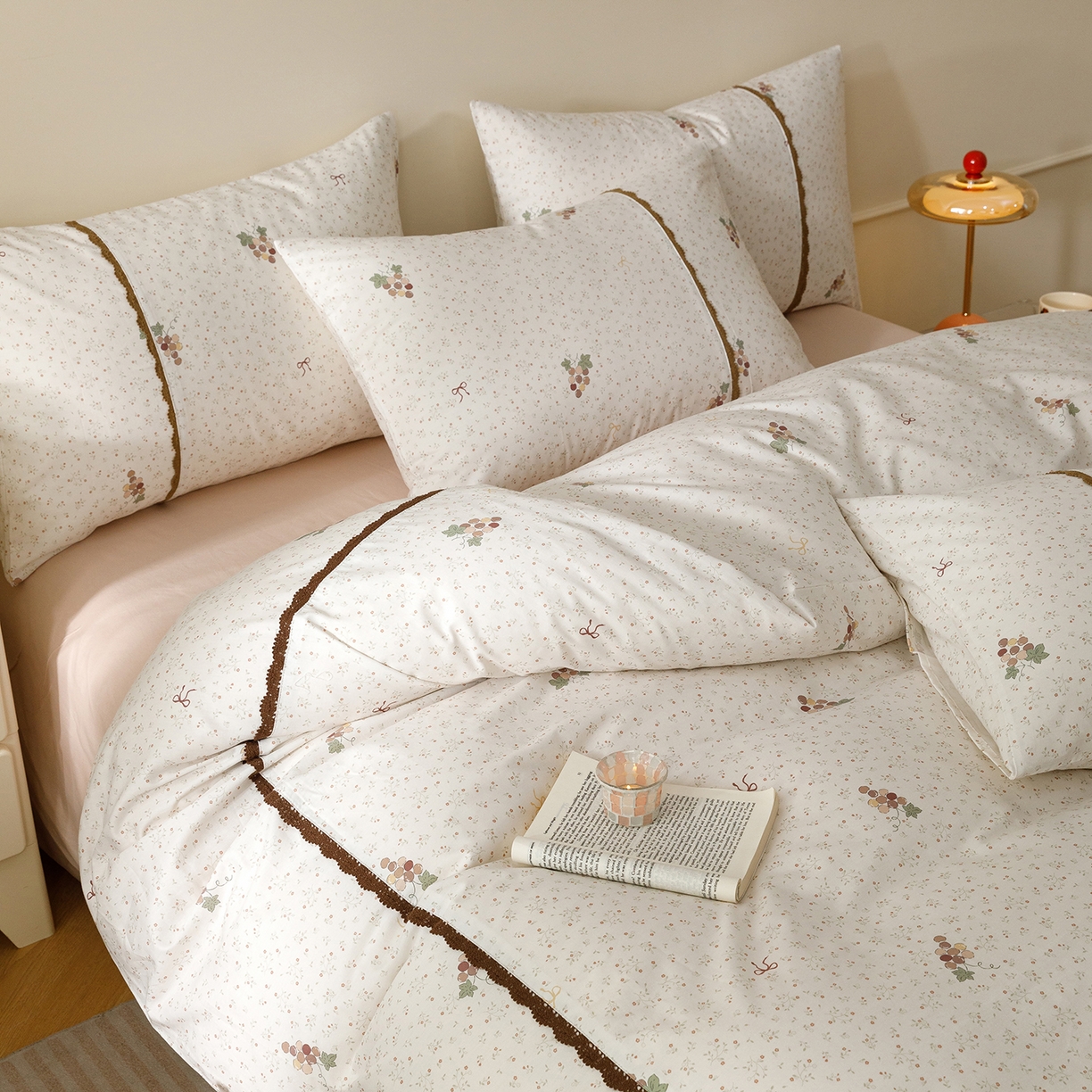 91家纺网 家纺一手货源 找家纺 简宜家居（朝初家纺） 2026新款13070全棉纯棉40支斜纹蕾丝四件套 奶白萄笺