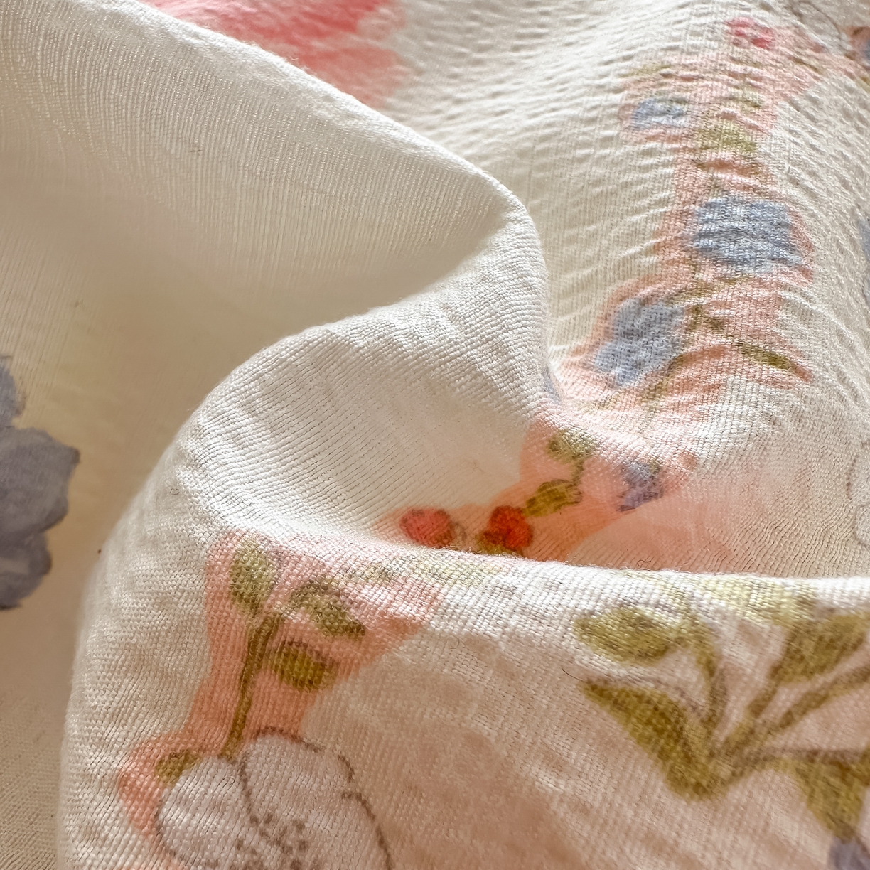 91家纺网 家纺一手货源 找家纺 一霖家纺 2026新款云感皱皱纱小清新印花数码系列四件套 小红书爆款 花丛小兔