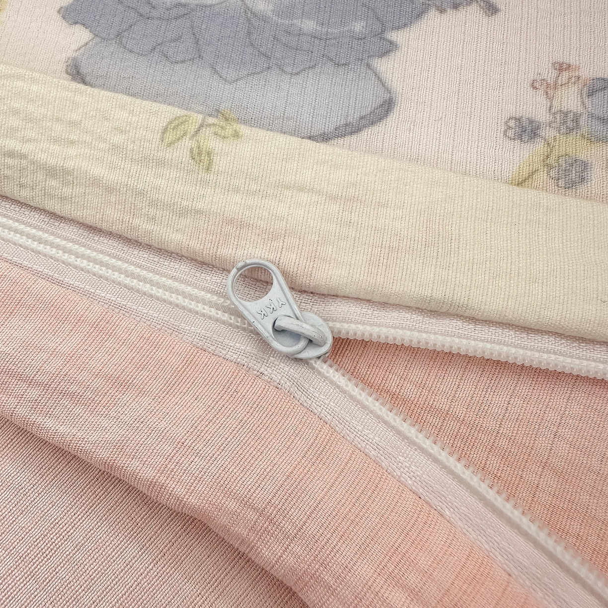 91家纺网 家纺一手货源 找家纺 一霖家纺 2026新款云感皱皱纱小清新印花数码系列四件套 小红书爆款 花丛小兔