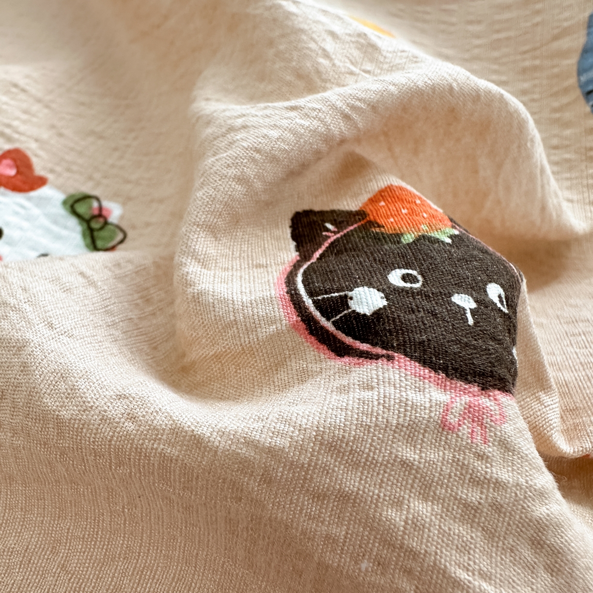 91家纺网 家纺一手货源 找家纺 一霖家纺 2026新款云感皱皱纱小清新印花数码系列四件套 小红书爆款 萌猫来袭