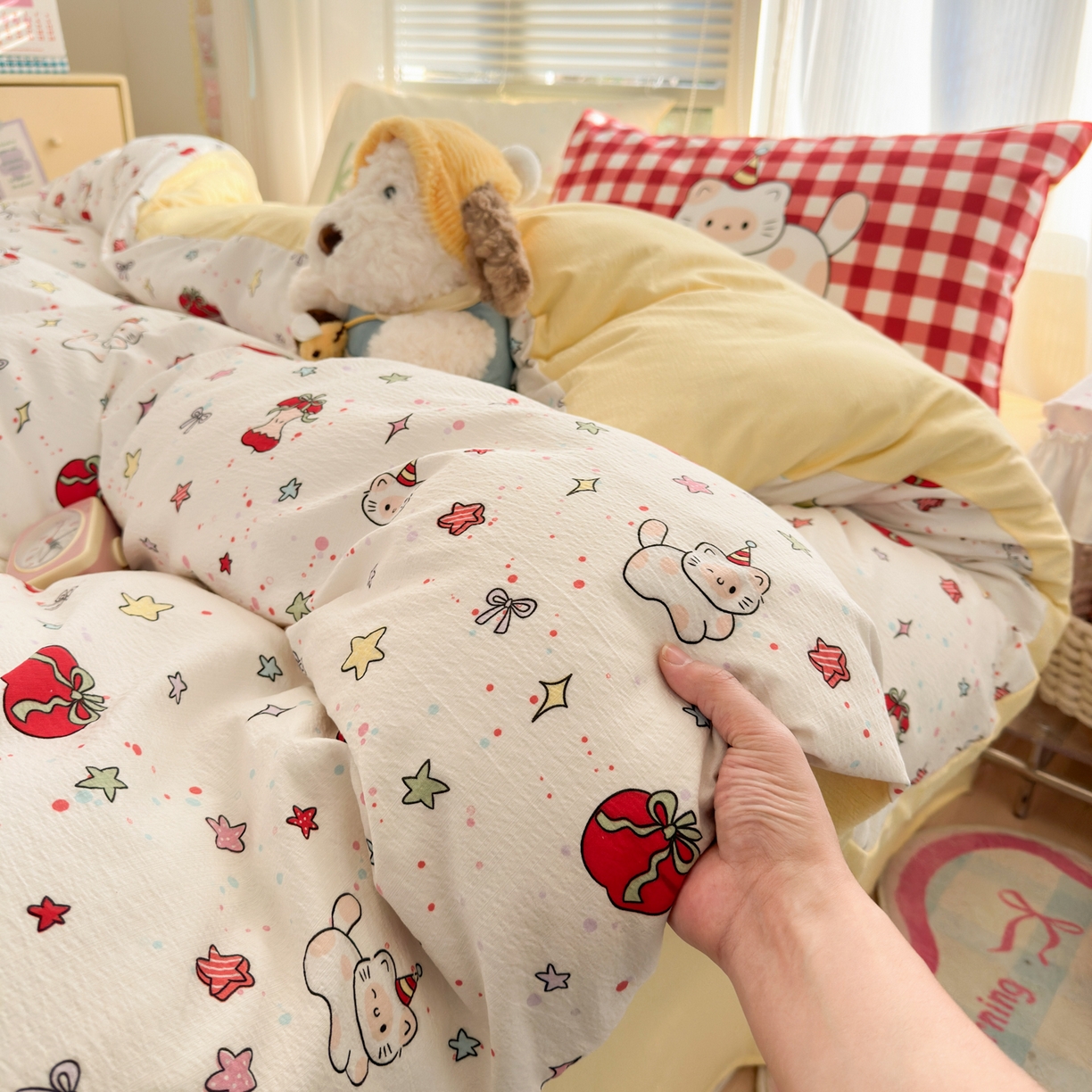 91家纺网 家纺一手货源 找家纺 一霖家纺 2026新款云感皱皱纱小清新印花数码系列四件套 小红书爆款 苹果小怪