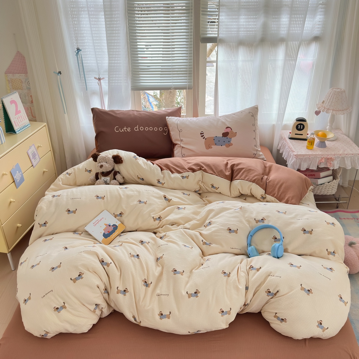 91家纺网 家纺一手货源 找家纺 一霖家纺 2026新款云感皱皱纱小清新印花数码系列四件套 小红书爆款 俏皮腊肠狗