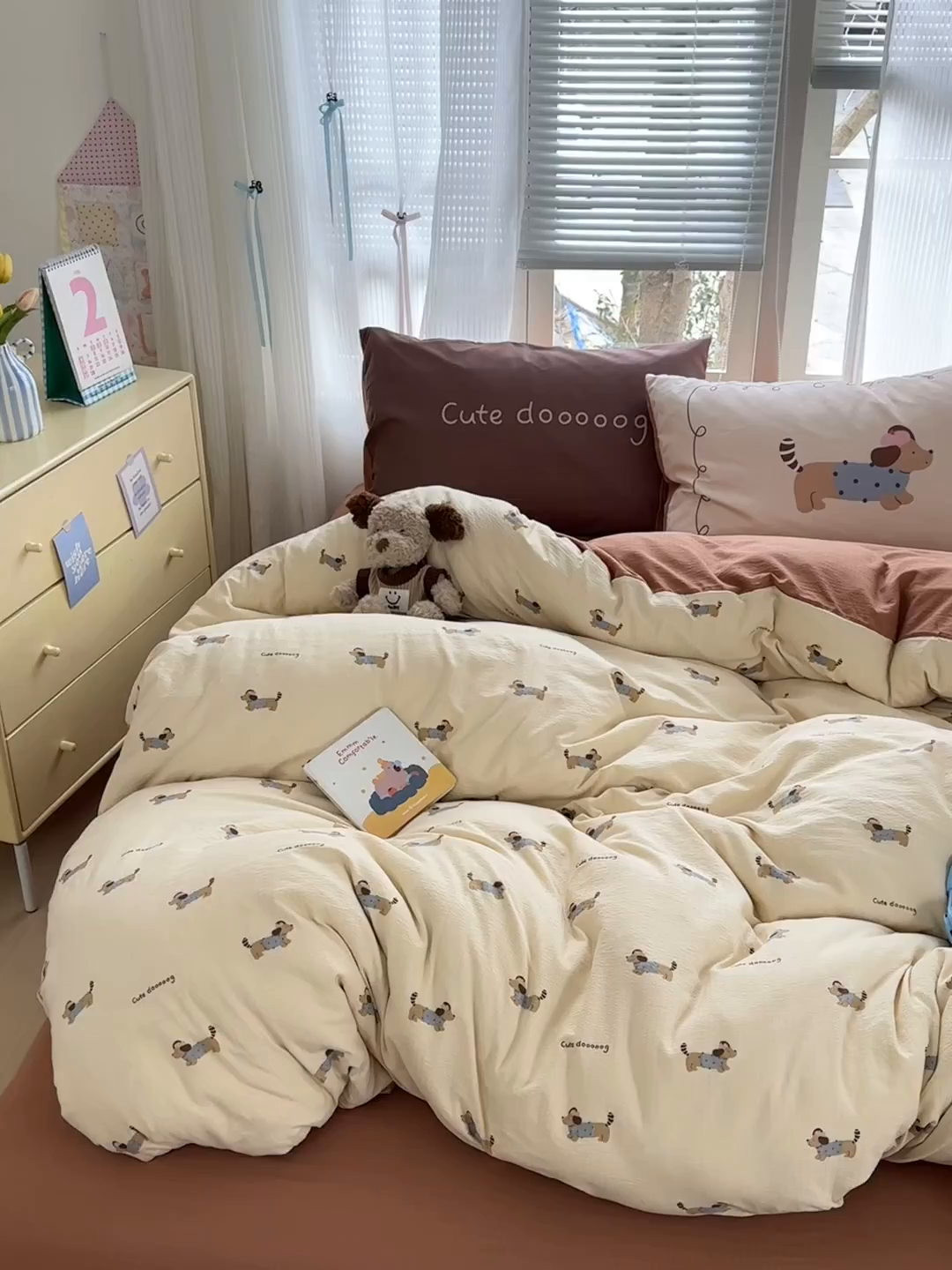 91家纺网 家纺一手货源 找家纺 一霖家纺 2026新款云感皱皱纱小清新印花数码系列四件套 小红书爆款 俏皮腊肠狗