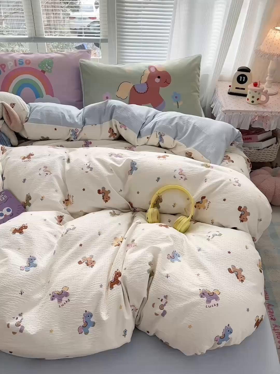 91家纺网 家纺一手货源 找家纺 一霖家纺 2026新款云感皱皱纱小清新印花数码系列四件套 小红书爆款 童年木马