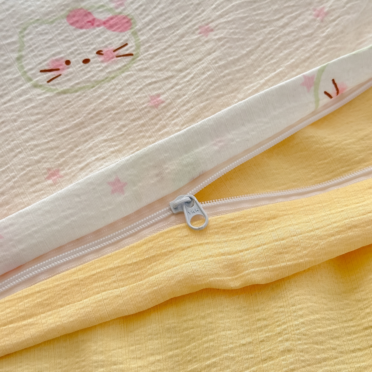 91家纺网 家纺一手货源 找家纺 一霖家纺 2026新款云感皱皱纱小清新印花数码系列四件套 小红书爆款 一口青苹果