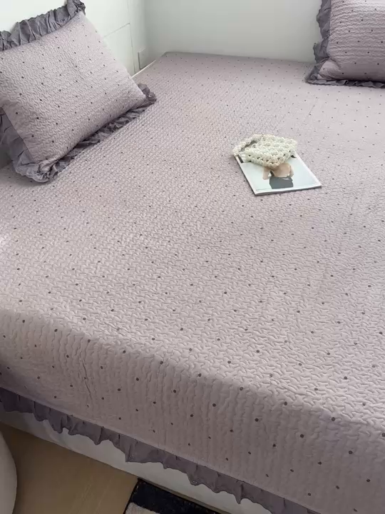 91家纺网 家纺一手货源 找家纺 暖居 2026新款支持定制法式花边纯棉榻榻米四件套全棉大炕盖三件套四季通用 波点紫