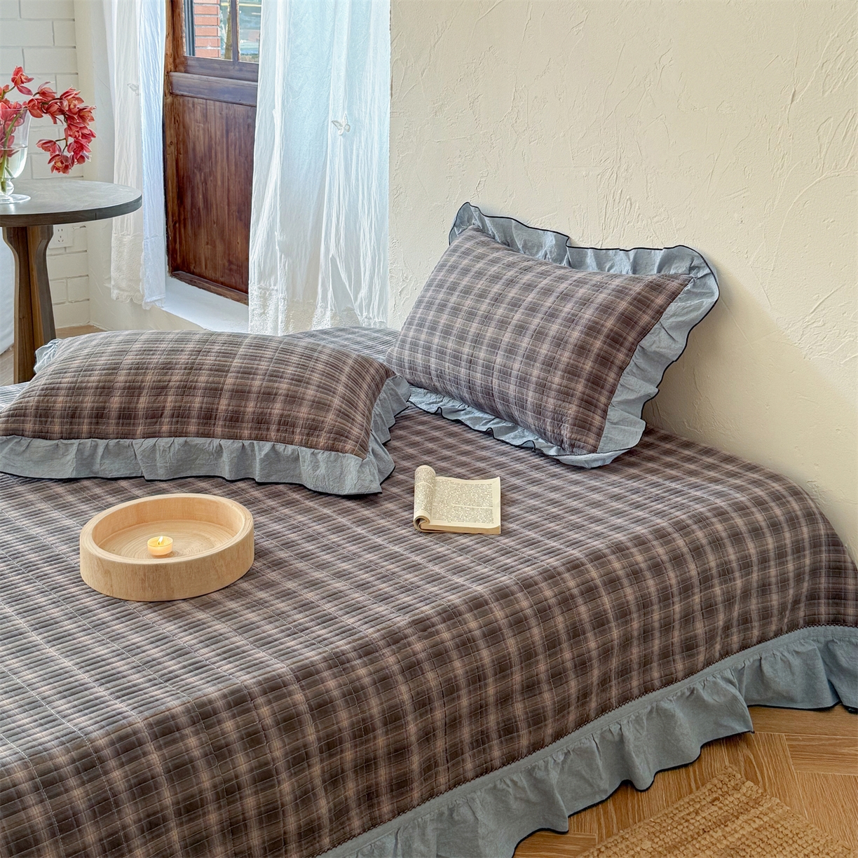 91家纺网 家纺一手货源 找家纺 乐野家居 2026新款全棉色织水洗棉格致系列-单床盖 格致-雾蓝格