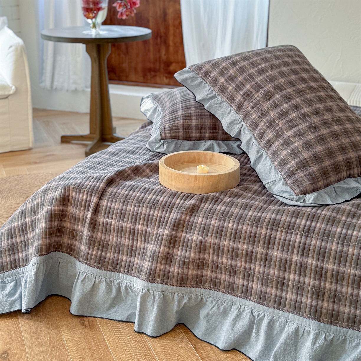 91家纺网 家纺一手货源 找家纺 乐野家居 2026新款全棉色织水洗棉格致系列-单床盖 格致-雾蓝格