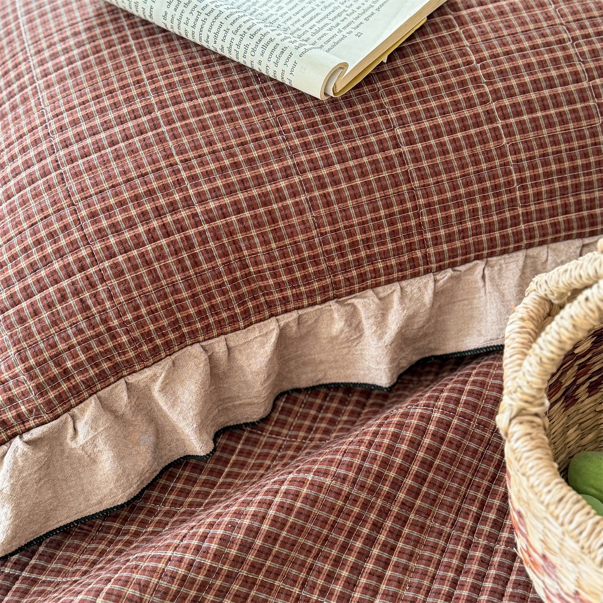 91家纺网 家纺一手货源 找家纺 乐野家居 2026新款全棉色织水洗棉格致系列-单床盖 格致-焦糖拿铁